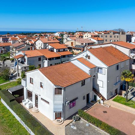 Biba Lux Lägenhet Poreč Exteriör bild